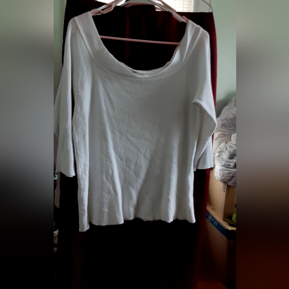 Ladies 3/4 sleeve sweater